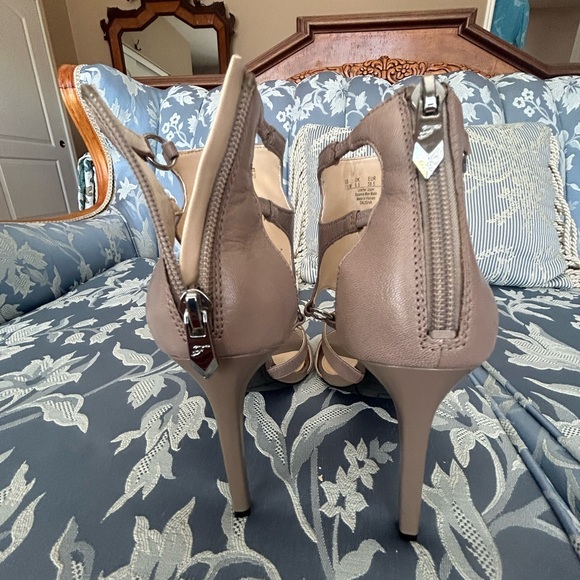 EUC. Fergie Strappy Caged Heel - Picture 6 of 9